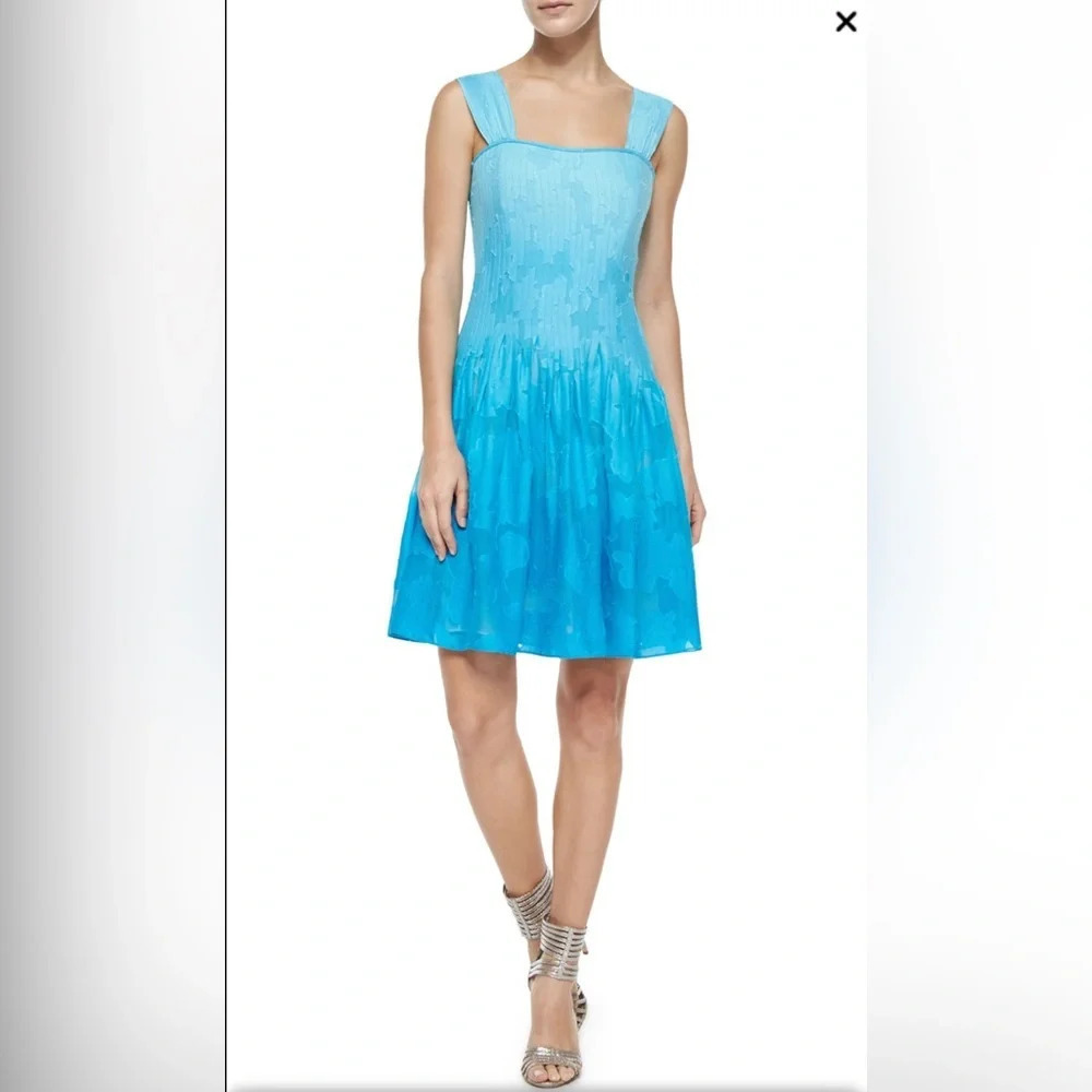 ! Diane von Furstenberg
Lesly Seamed Fit-and-Full Dress, Sky Ombre